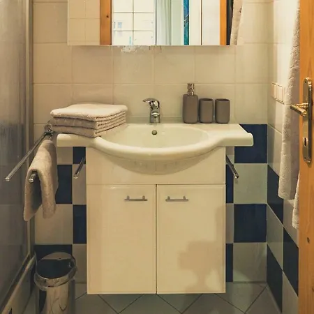 Postwirt Apartment *